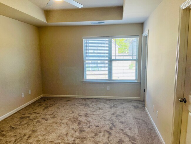 Building Photo - Wow! Check out this charming 3-bedroom, 2....