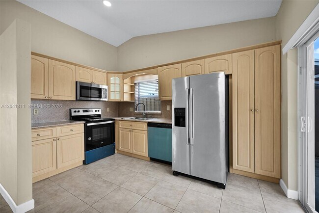 Building Photo - 4471 SW 138th Ct