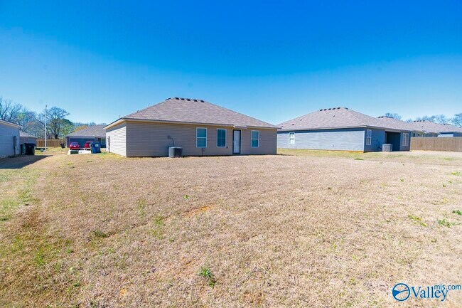 Building Photo - 110 Olde Hearth Rd