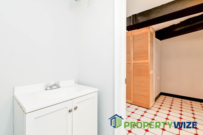 Building Photo - 3705 Midheights Rd