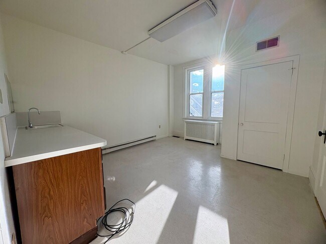 Building Photo - 1 Brown St