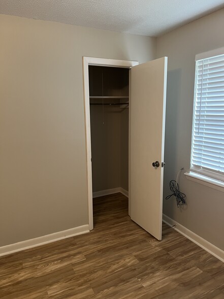 2nd Bedroom Closset - 2813 31st Ave N