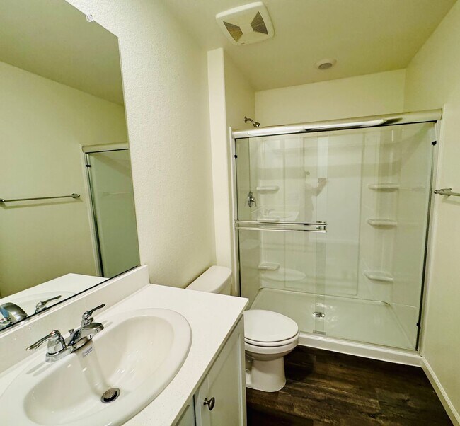 Building Photo - REDUCED!  BRAND NEW - 5 Bedroom + Loft, 3 ...