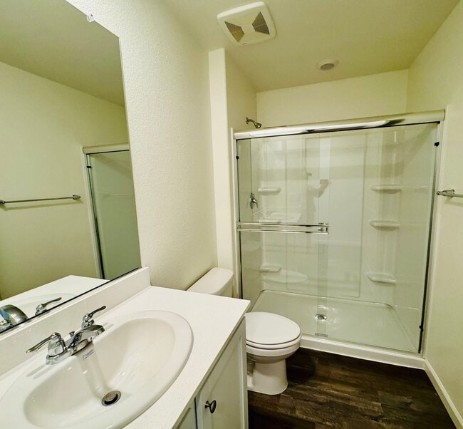 Building Photo - REDUCED!  BRAND NEW - 5 Bedroom + Loft, 3 Bath Beautiful Home WITH SOLAR!