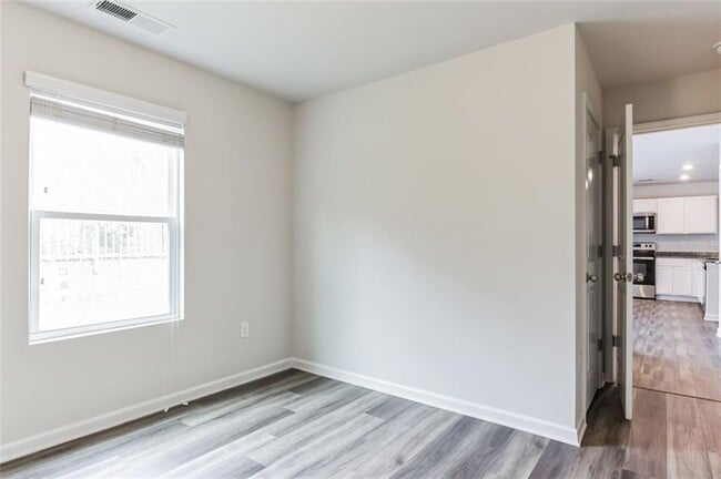 Building Photo - 512 Amelia Ct