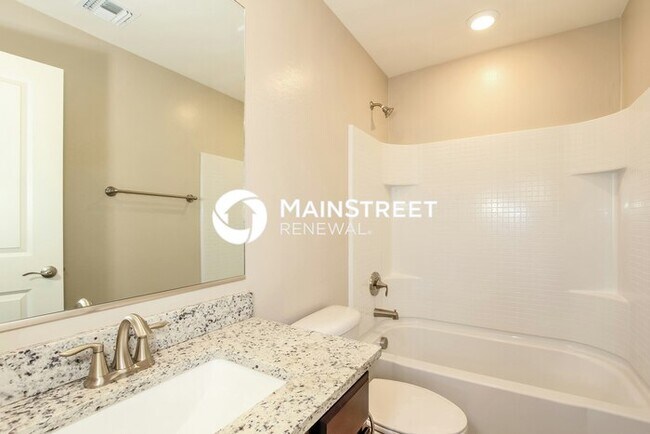 Building Photo - 3 Bedroom Pet-Friendly Home in Phoenix, AZ with Main Street Renewal
