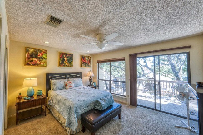 Building Photo - 307 Crestview
