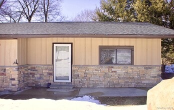 Building Photo - 505 NY-208