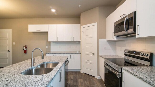 Building Photo - 605 Harvest Moon Dr
