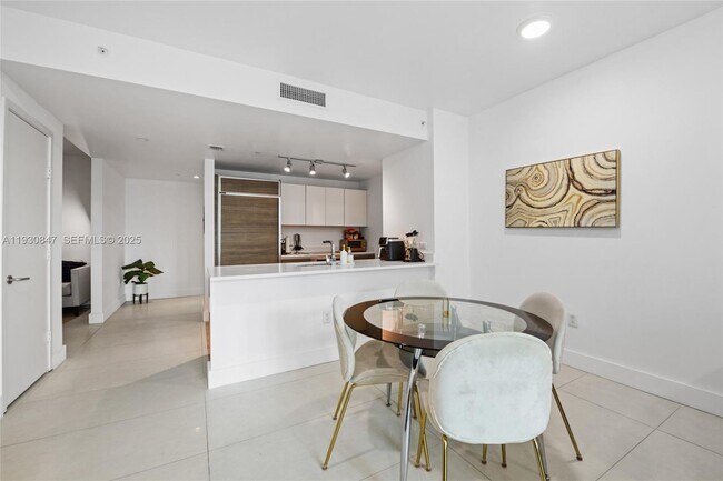 Building Photo - 1100 S Miami Ave