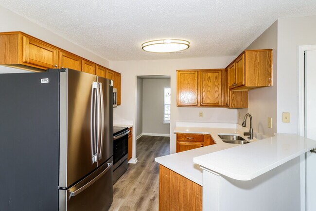 Building Photo - 6997 Luxor Ln