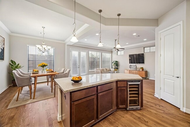 Building Photo - 5749 Larkin St