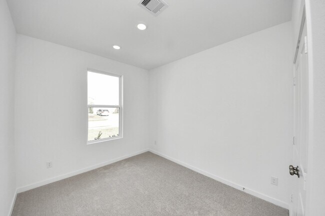 Building Photo - 26903 Zebra Grass Dr