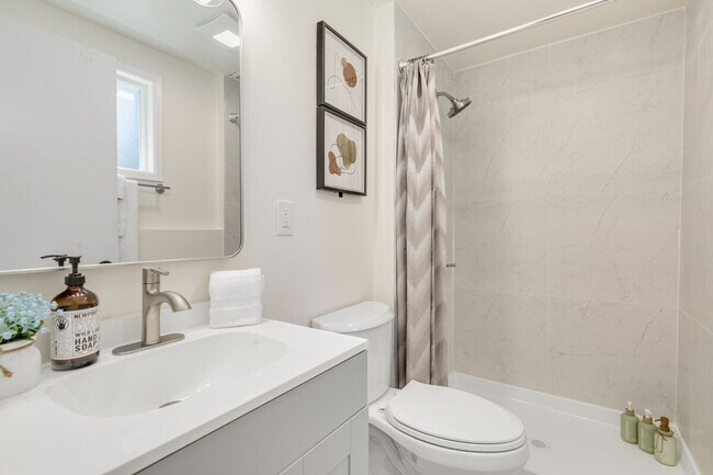 Building Photo - 12527 SE 52nd St