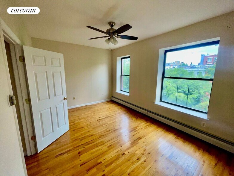 Building Photo - 25 E 126th St