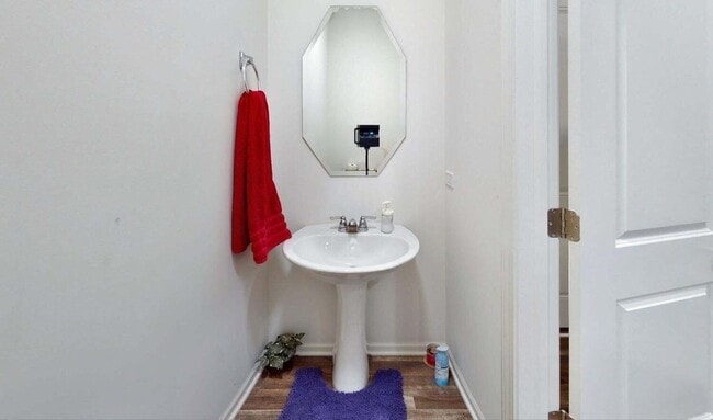 Building Photo - 1832 E 110th Ln