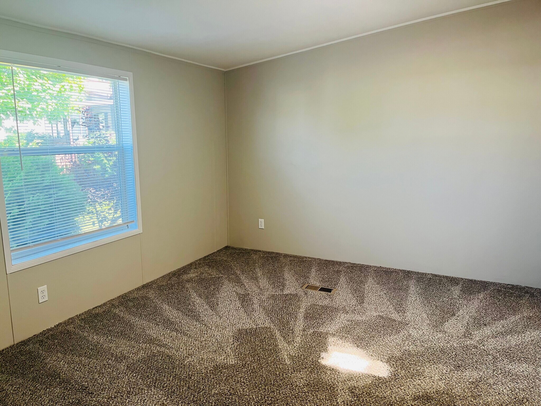 Building Photo - 9363 Little Spruce Ct