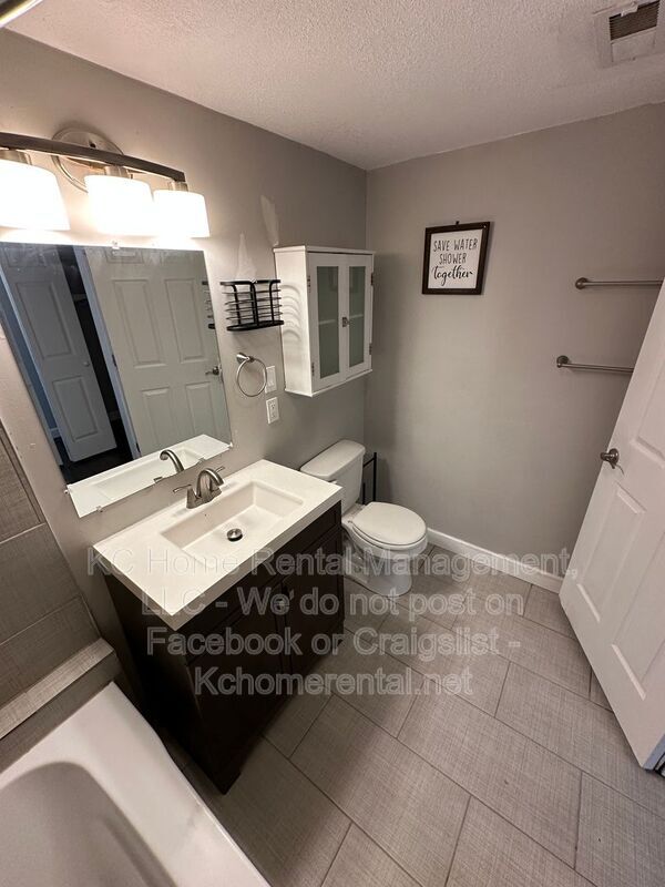 Building Photo - 316 W Elm St