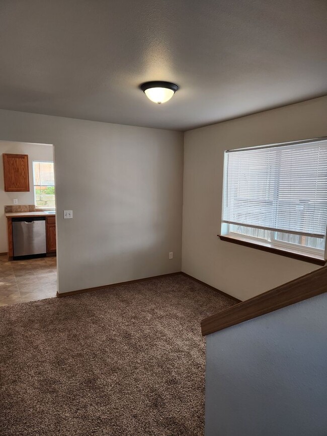 Building Photo - Cozy 3 Bedroom House!!! Ready For New Tena...