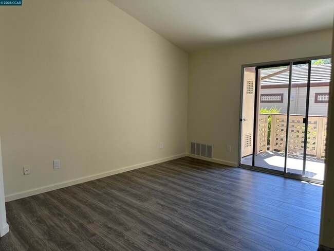 Building Photo - 161 Tuscany Ct
