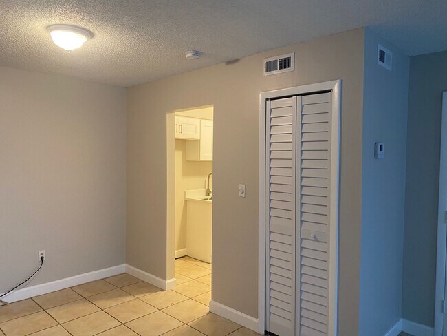 Building Photo - Newly Remodeled 1 bedroom/1 bath in Altamo...