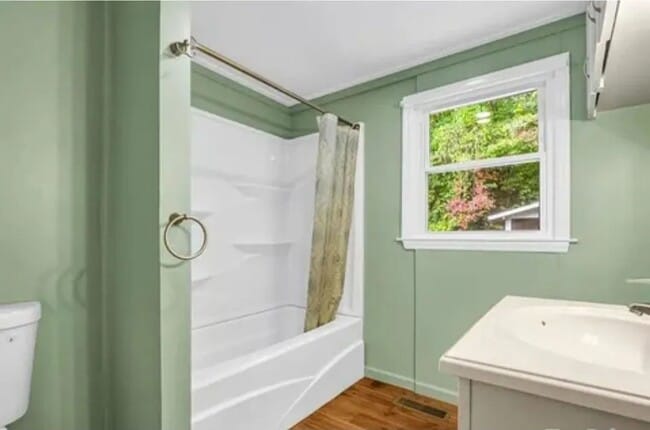 Building Photo - Charming 3-Bedroom Cottage with Garage & C...