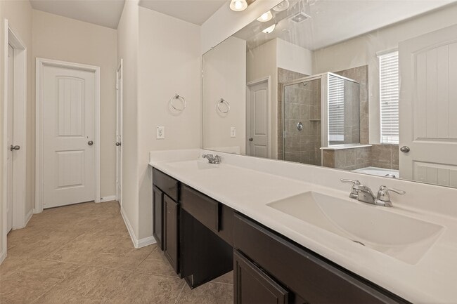 Building Photo - 24914 Diamond Ranch Dr