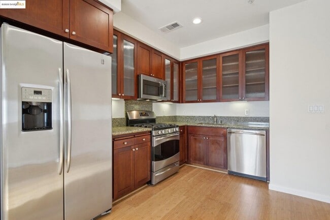 Building Photo - 6466 Hollis St