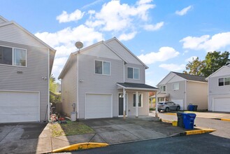 Building Photo - Spacious 4-Bedroom Home in SE Portland