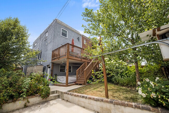 Building Photo - 5519 5th St NE