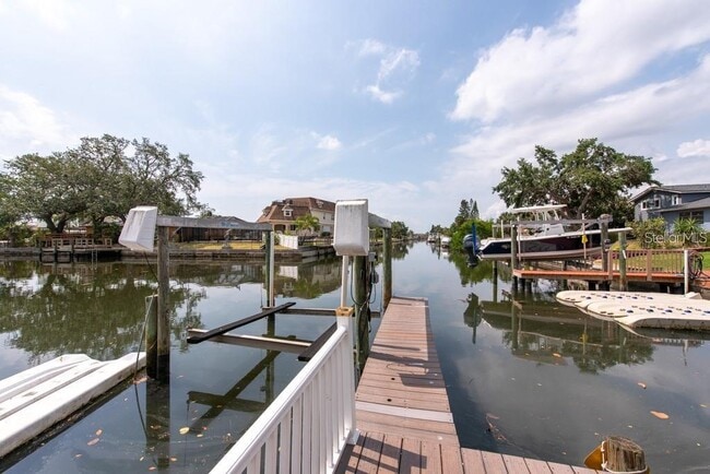 Building Photo - 4643 Bay Crest Dr