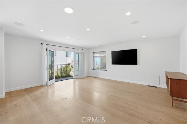 Building Photo - 221 24th St