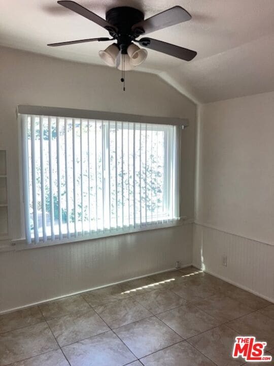 Building Photo - 2380-2380 1/2 Allesandro St