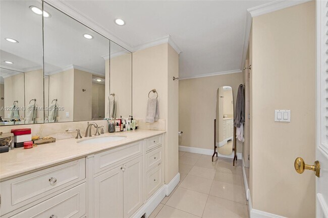 Building Photo - 155 Ocean Ln Dr