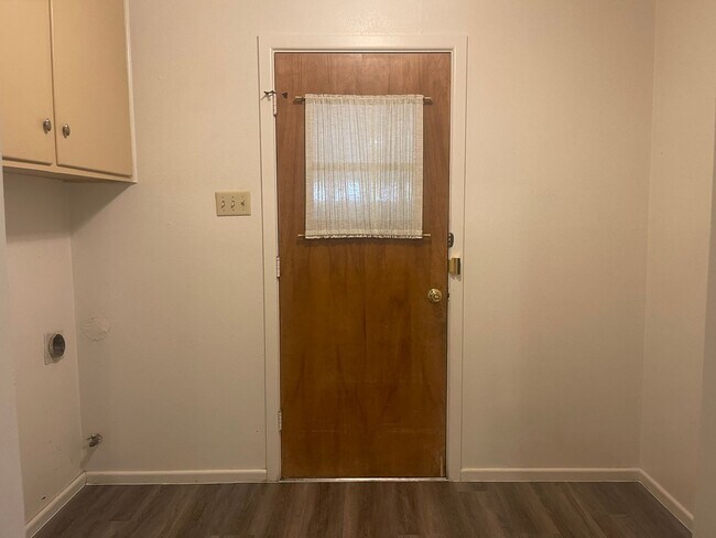 Building Photo - Wonderful House