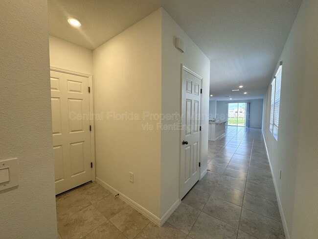 Building Photo - 3201 Viceroy Ct