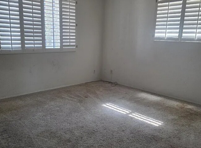 Building Photo - Spacious 4-Bedroom Home with Pool & RV Gate in Established Mesa Neighborhood