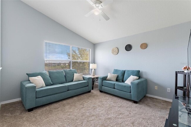 Building Photo - 546 Windsor Pl