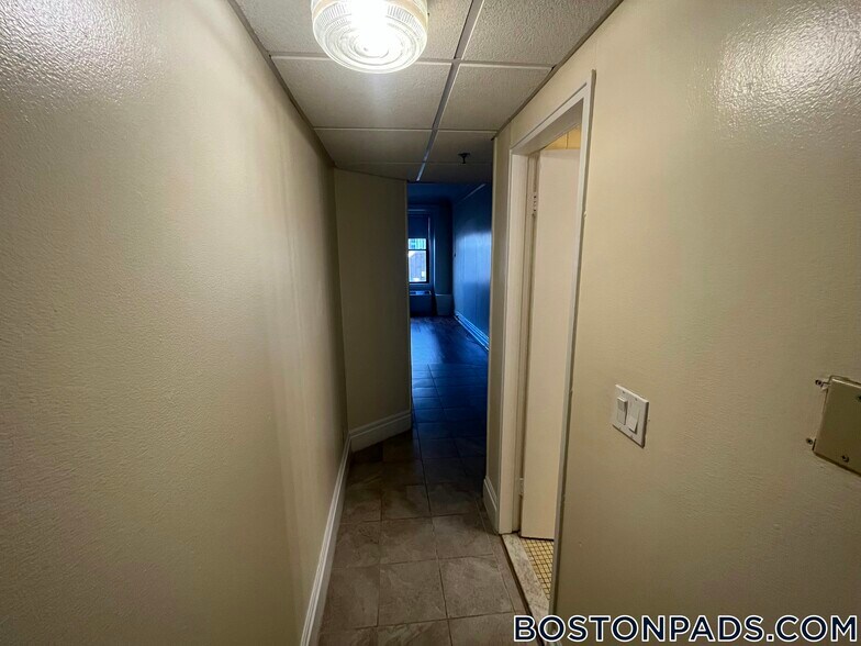 Building Photo - 62 Boylston St