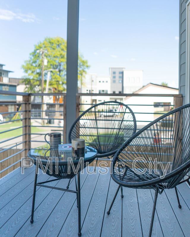 Building Photo - 938 Southside Pl