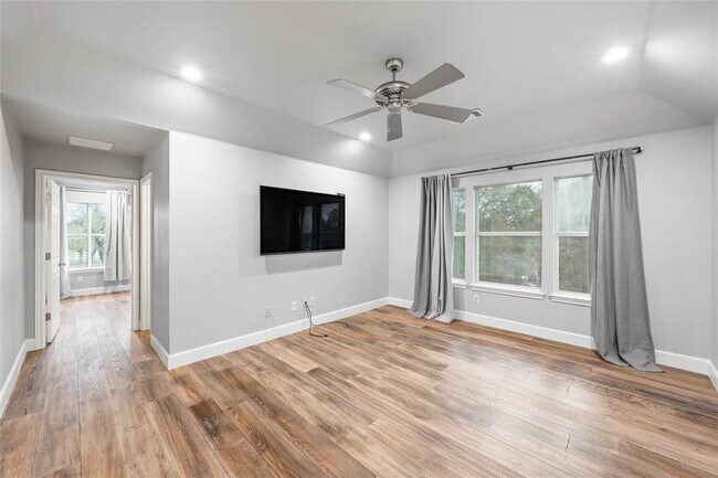 Building Photo - 408 Saddlehorn Dr