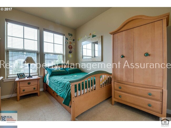 Building Photo - 13933 SW Walnut Creek Way