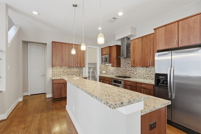 Building Photo - 1535 Malone St