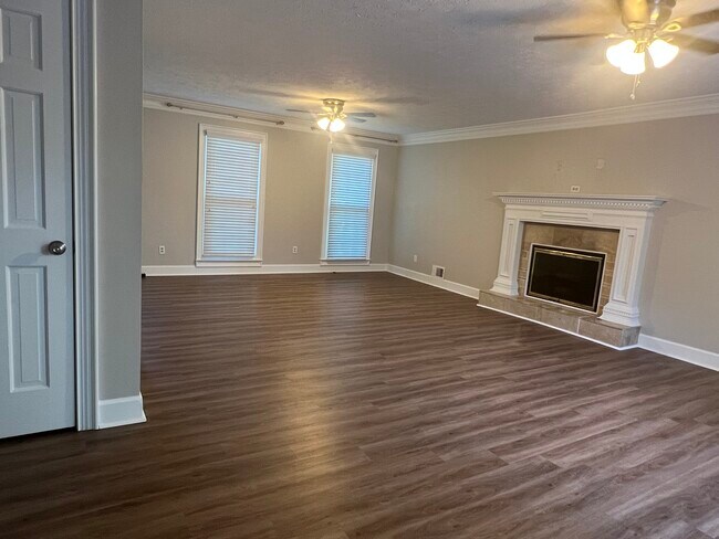 living rom - 1221 Settlebench Ln NW