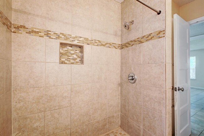 Building Photo - 1202 Artesian Cir