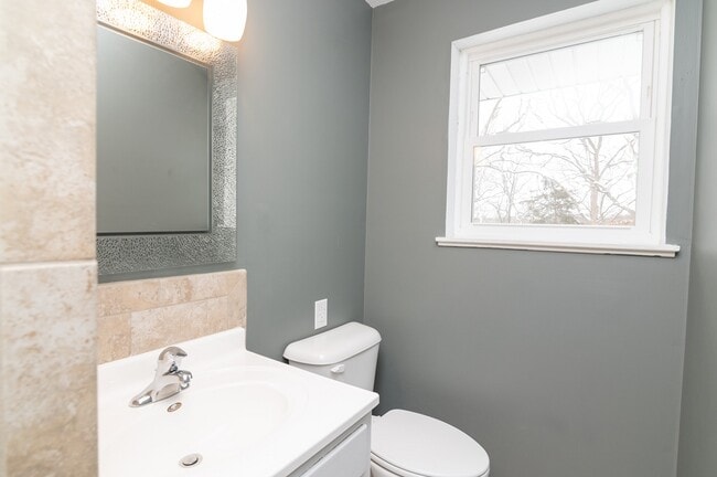 Building Photo - 2113 Melody Dr