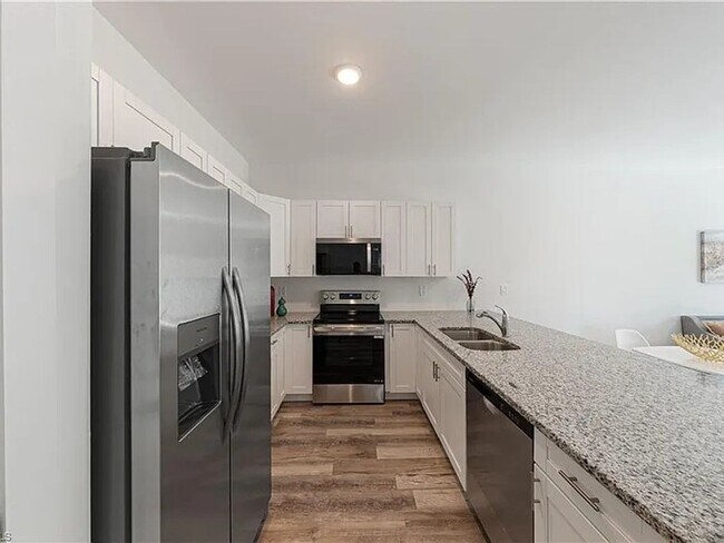 Building Photo - Charming 3BR House in Lehigh Acres
