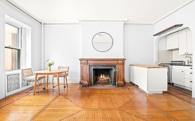 Building Photo - 44 Remsen St