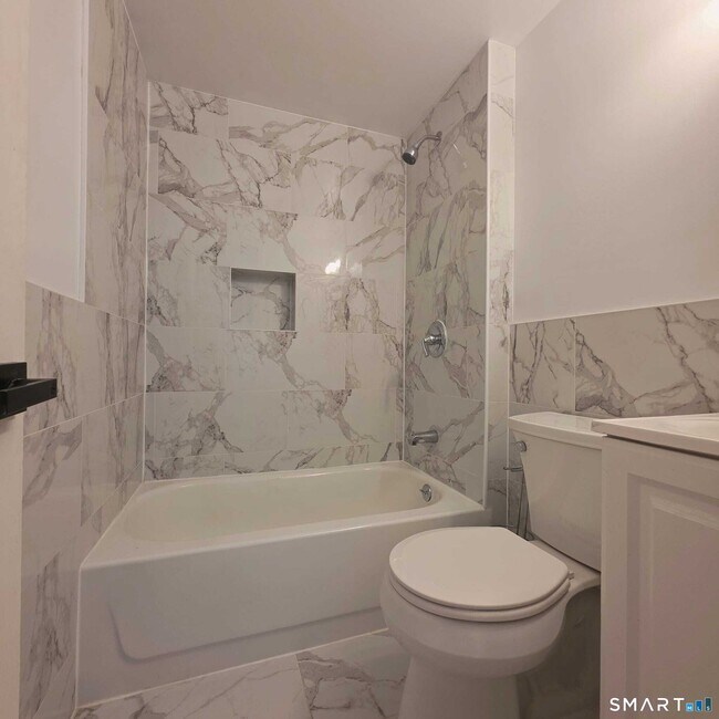 Building Photo - 124 Geddes Terrace