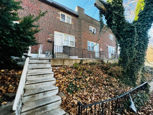 Building Photo - 542 Snowden Rd